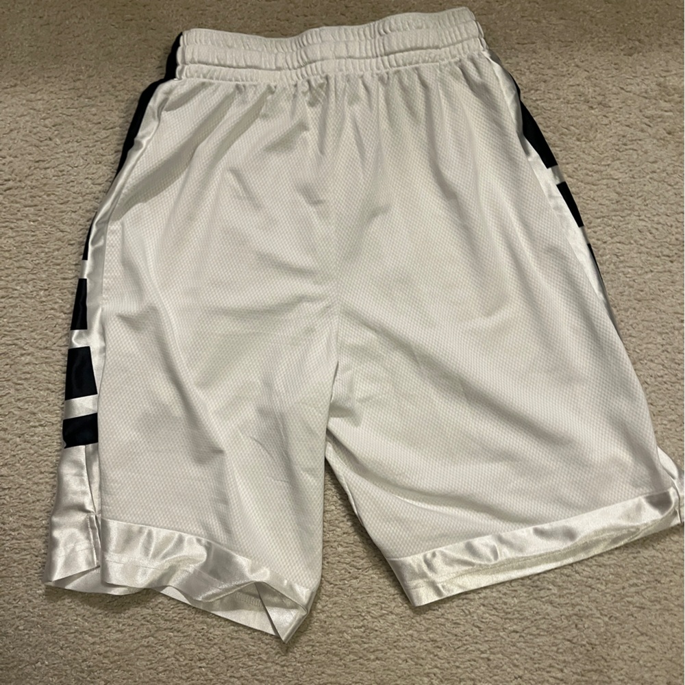 Nike Elite men’s medium  White and Black basketball shorts